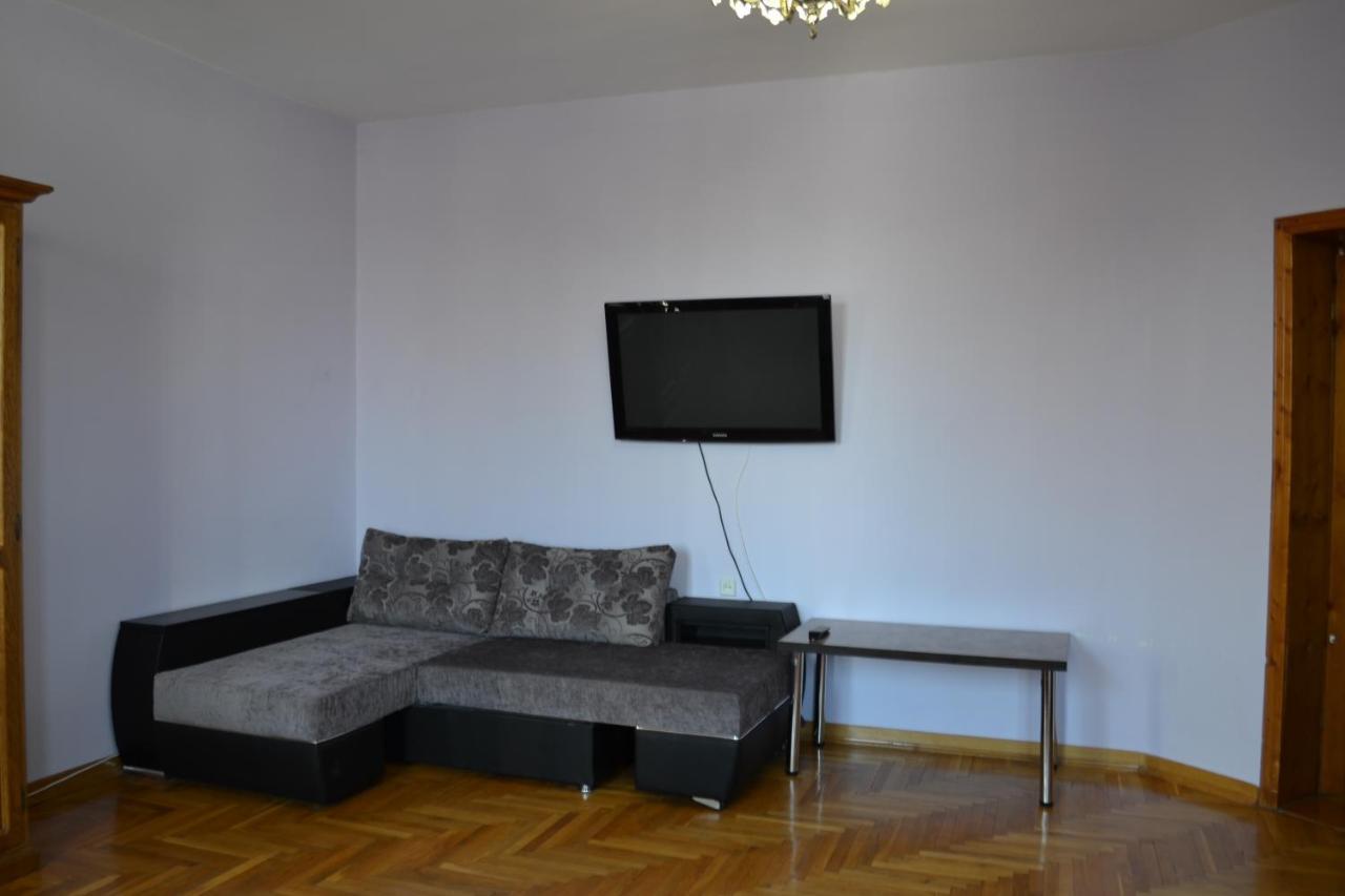 Art Hotel Chernivtsi Exterior photo